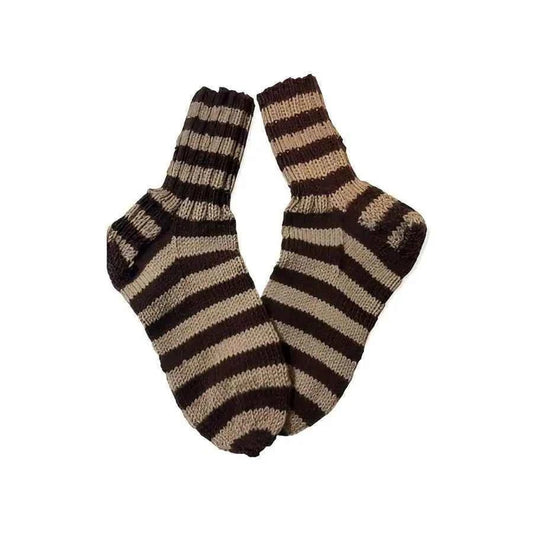 Ruskeat Raita villasukat - Lahja ja Sisustus Juuttisäkki