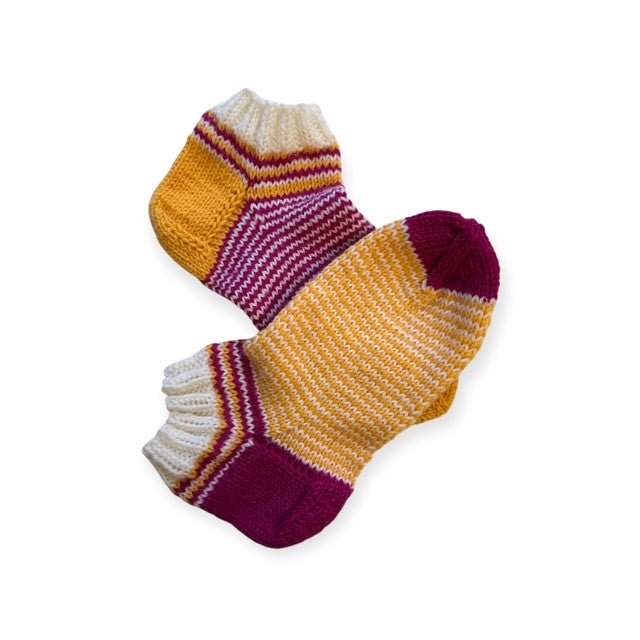 Villasukat Alma - käsin kudotut sukat naisille - Lahja ja Sisustus Juuttisäkki