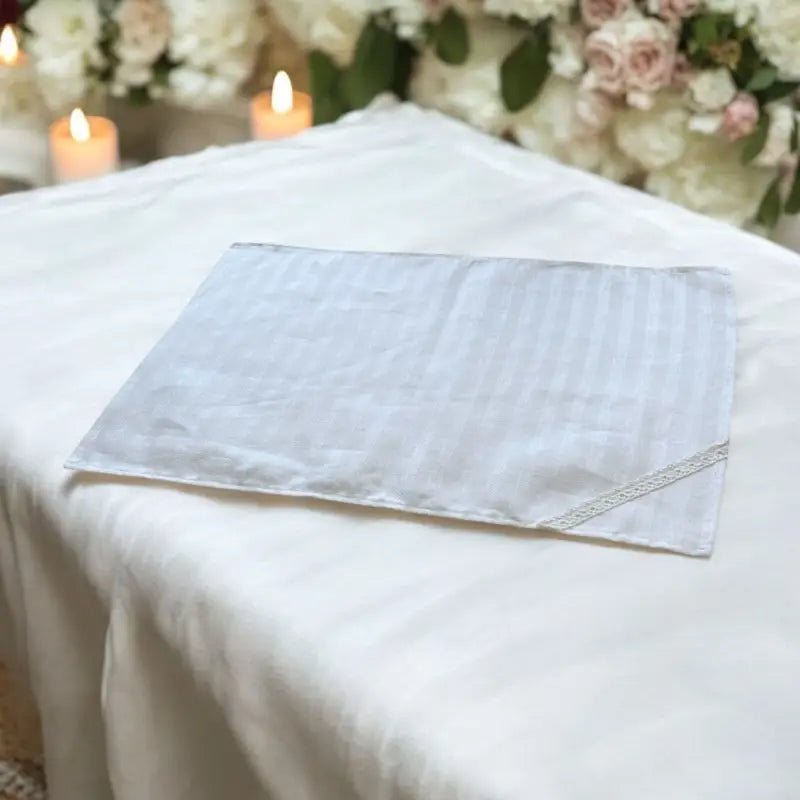 Kattausliina Valkoinen Pitsi - Lahja ja Sisustus Juuttisäkki