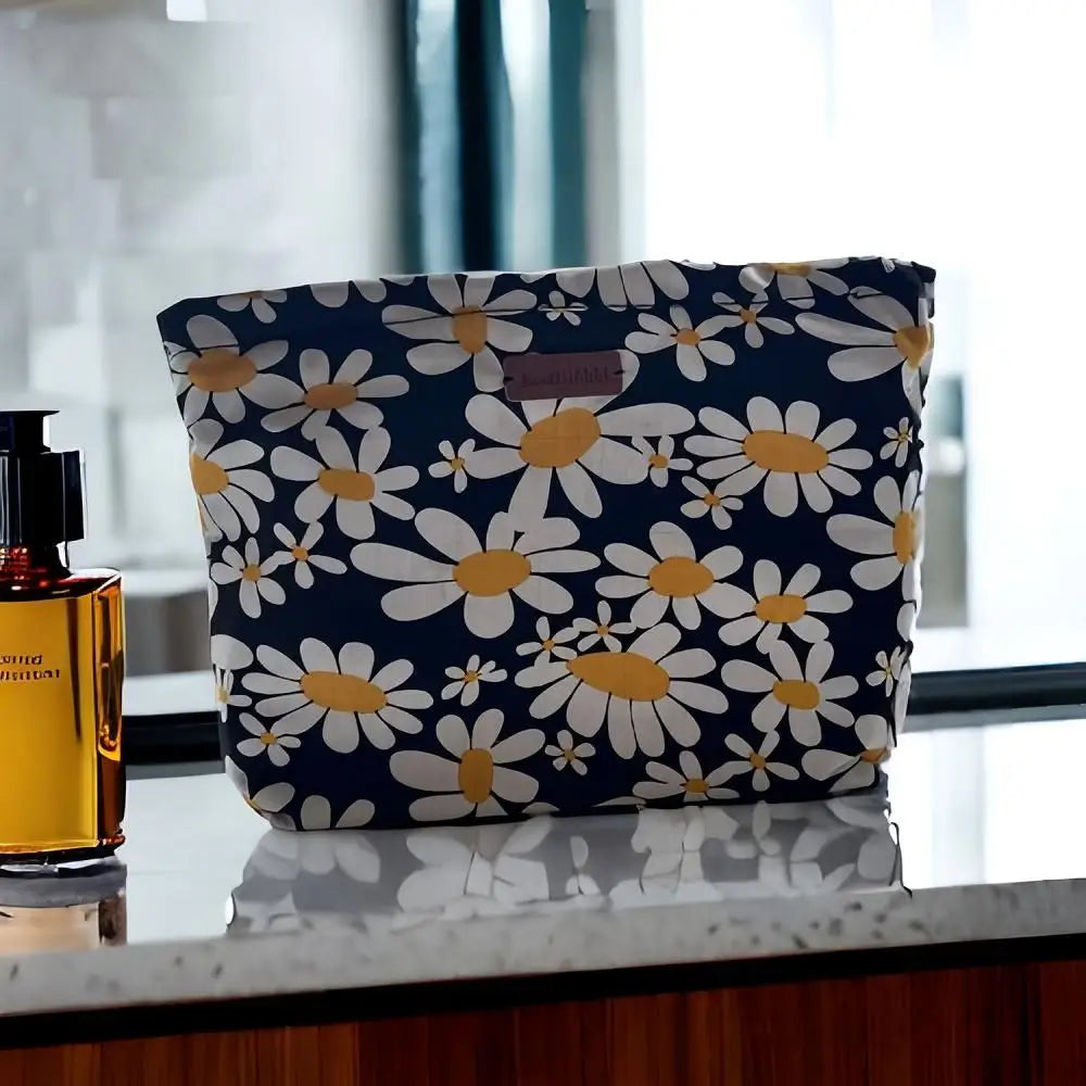 Meikkilaukku Daisy Toiletry Bags