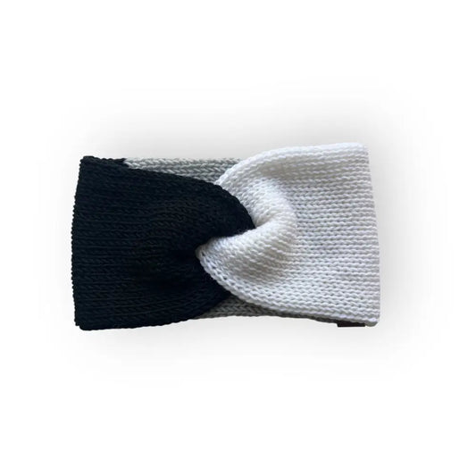 Otsapanta Black and White Beanies