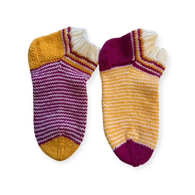 Villasukat Alma - käsin kudotut sukat naisille - Lahja ja Sisustus Juuttisäkki